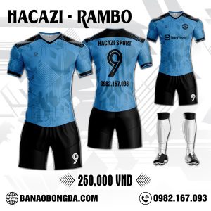Thêm một thiết kế áo đấu không logo màu xanh mc mẫu 2023 vừa được Shop Hacazi Sport chúng tôi ra mắt. Với lối thiết kế đặc biệt và gam màu nổi bật. From áo được may theo from chuẩn Châu Á.